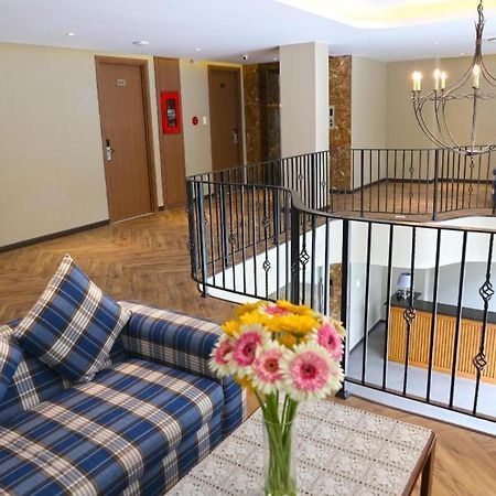 Bizu Royal Hotel Ho Chi Minh City Bagian luar foto