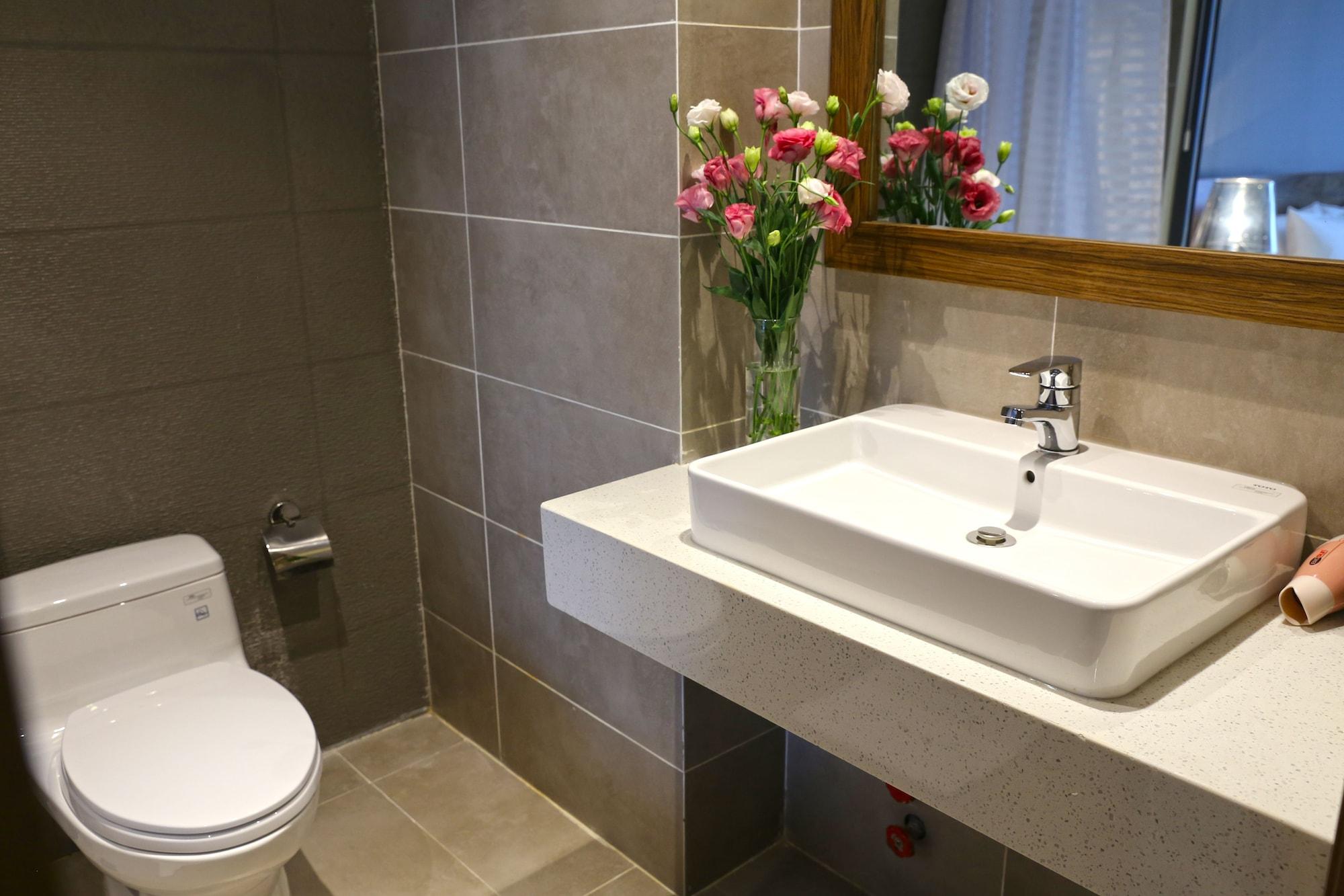 Bizu Royal Hotel Ho Chi Minh City Bagian luar foto