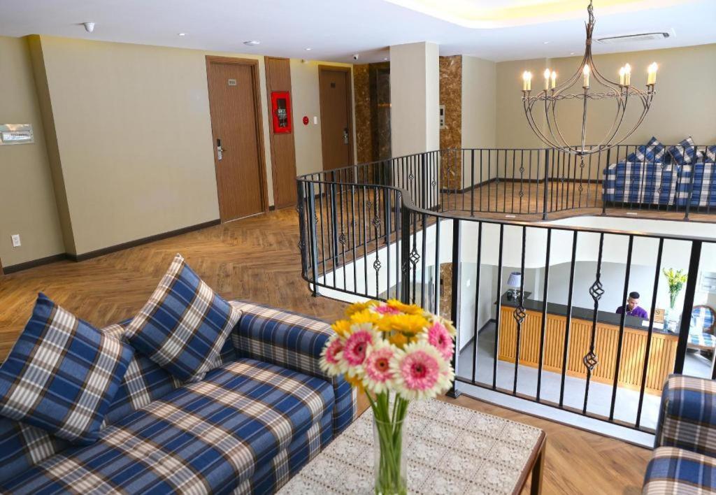 Bizu Royal Hotel Ho Chi Minh City Bagian luar foto