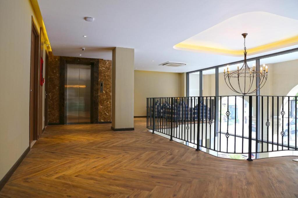 Bizu Royal Hotel Ho Chi Minh City Bagian luar foto