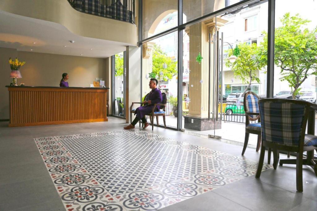 Bizu Royal Hotel Ho Chi Minh City Bagian luar foto