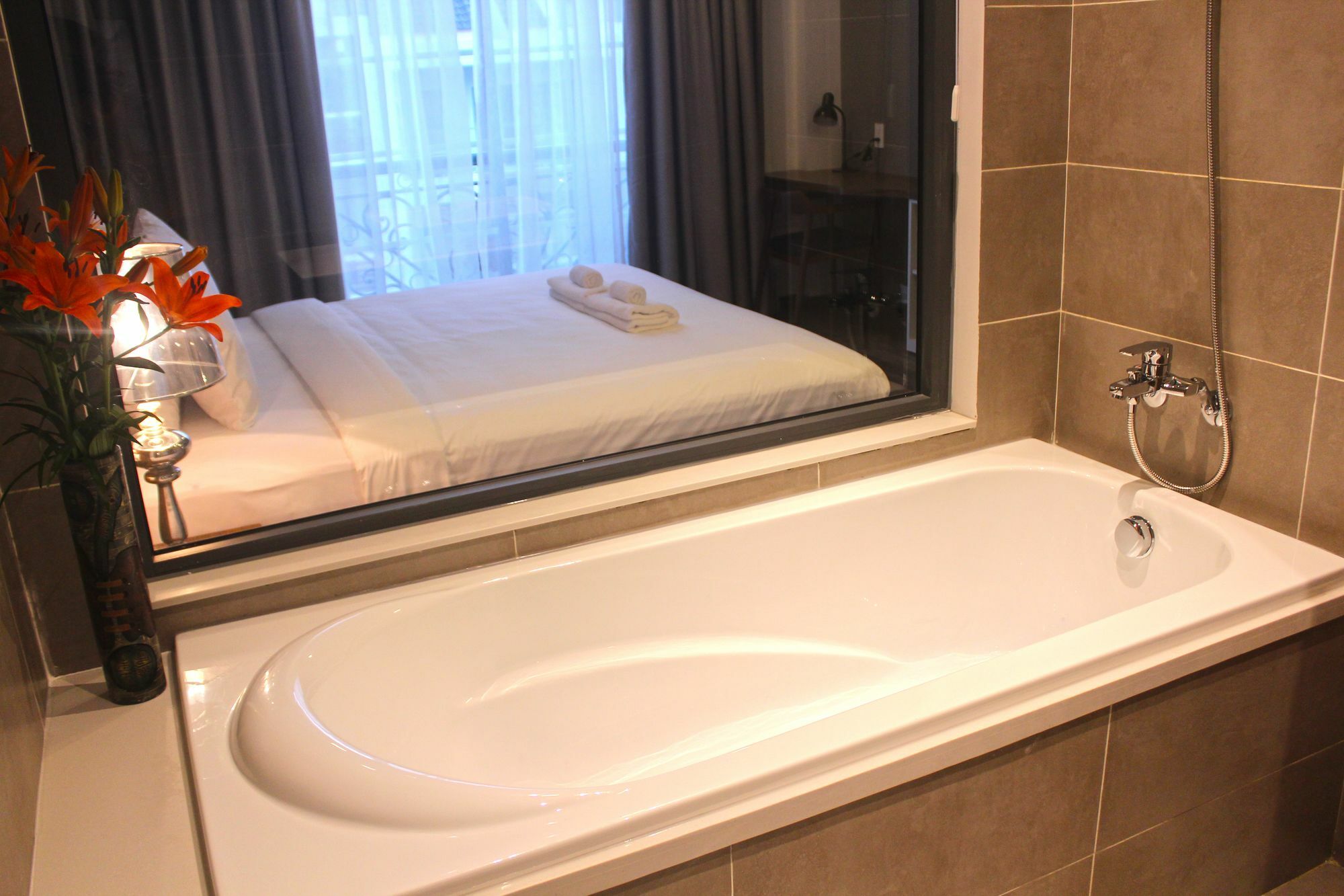 Bizu Royal Hotel Ho Chi Minh City Bagian luar foto